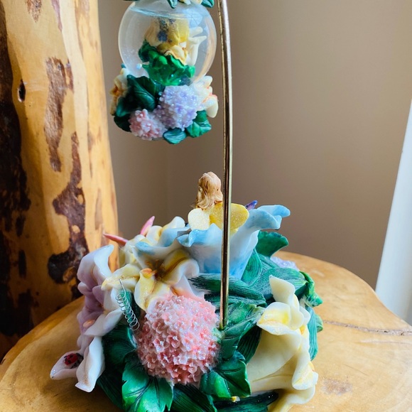 Fairies water globe - Picture 2 of 6